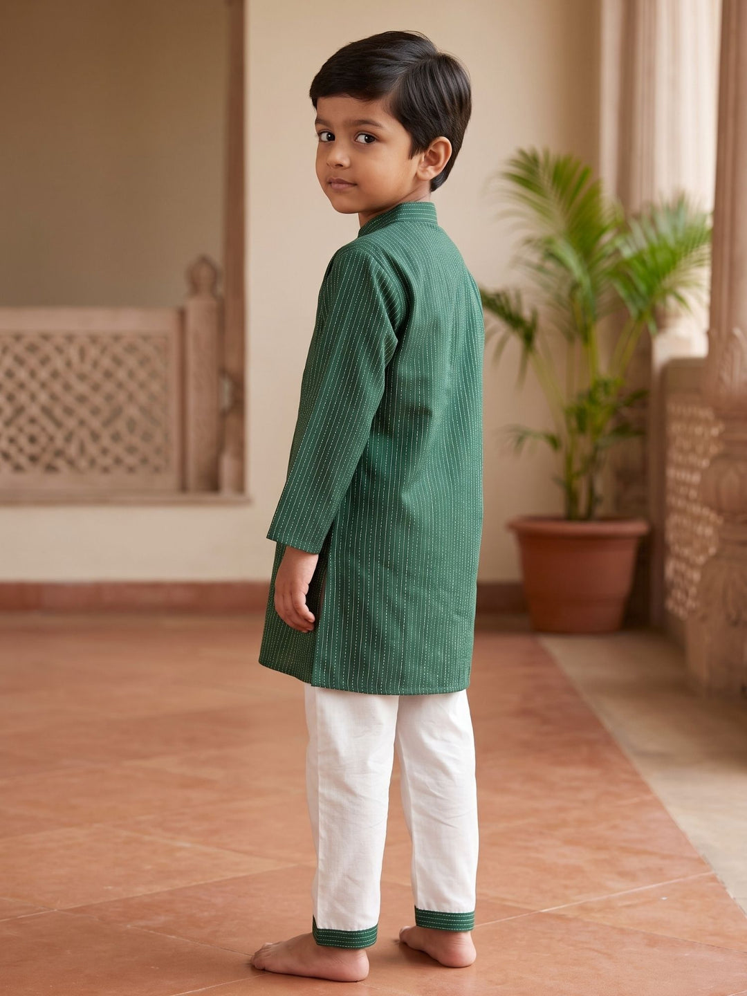 Green Middle Cut Katha