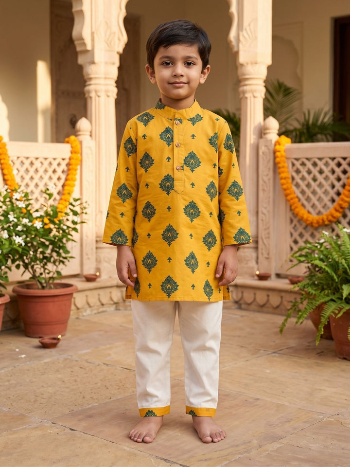 Yellow Leaf Floral Motif Print