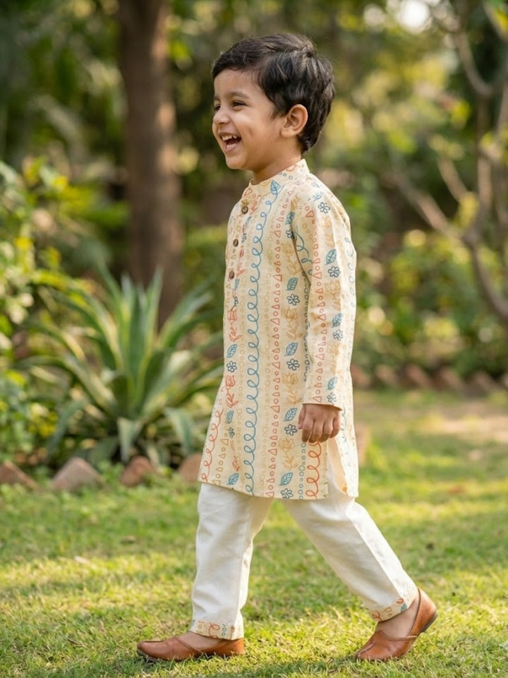 Boho Foral String Print