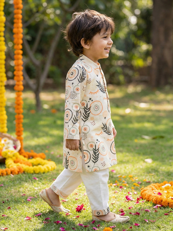 Tribal Circle &amp; Leaf Print